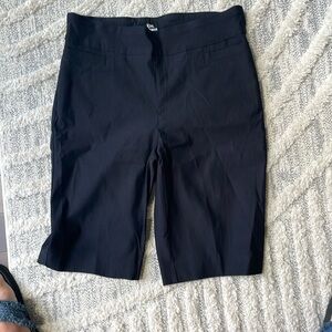 Kim Rogers New without tags millennial Bermuda Shorts Size 12 Average